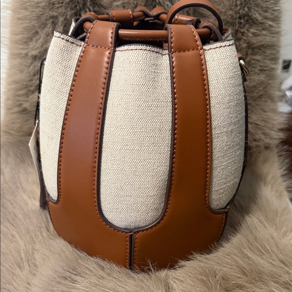 Zara NWT Tan and Cream Mini Bucket Bag - Picture 2 of 7